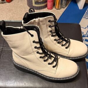 Harley-Davidson Cream and Black Lace-Up Combat Boots